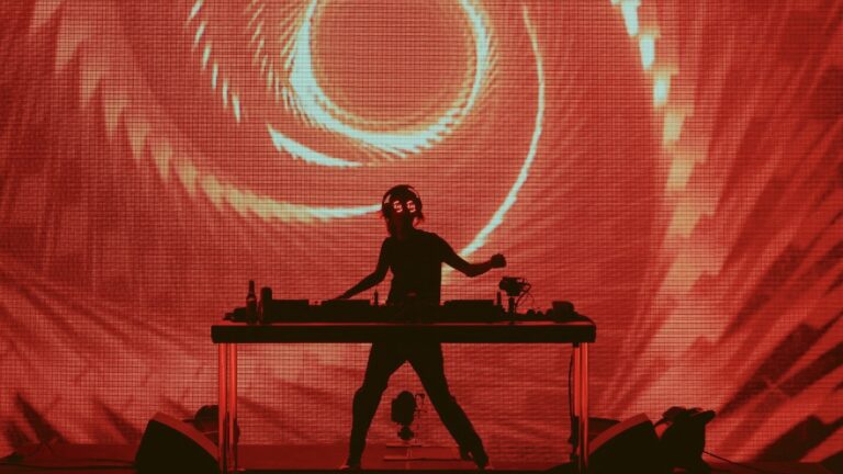 Rezz anuncia el debut de su nuevo show audiovisual: PORTAL