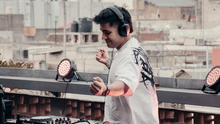 ROMERO transforma el dolor en música con ‘Wait For Me’