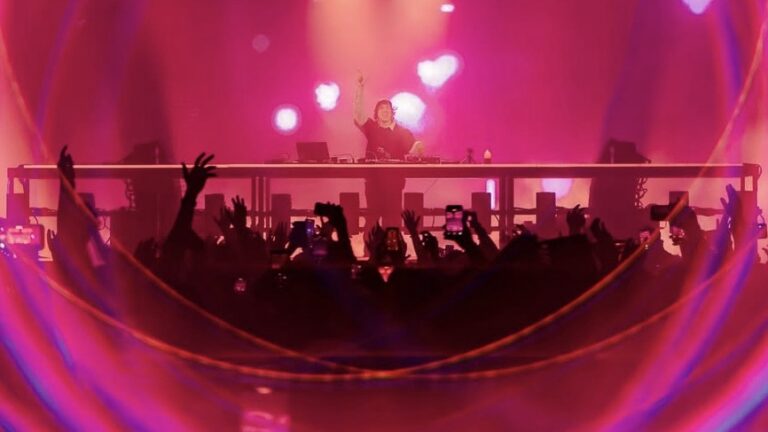 Porter Robinson anuncia su regreso a México con 3 fechas